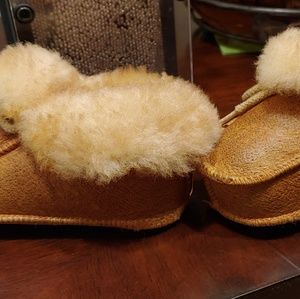 Baby shearling booties
